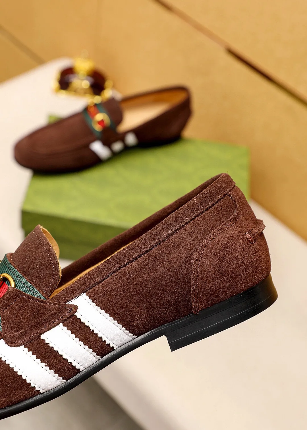 Men's shoes 💰480 💐 Product trademark: GUCCI "Gucci" casual leather shoes Regular size: 38-44 (45.46🉑️customized) Product materials: Selected imported first-layer frosted cowhide upper + classic hardware buckle, imported cowhide leather lining. Strong three-dimensional visual effect, original outsole Color: 4⃣️colors available